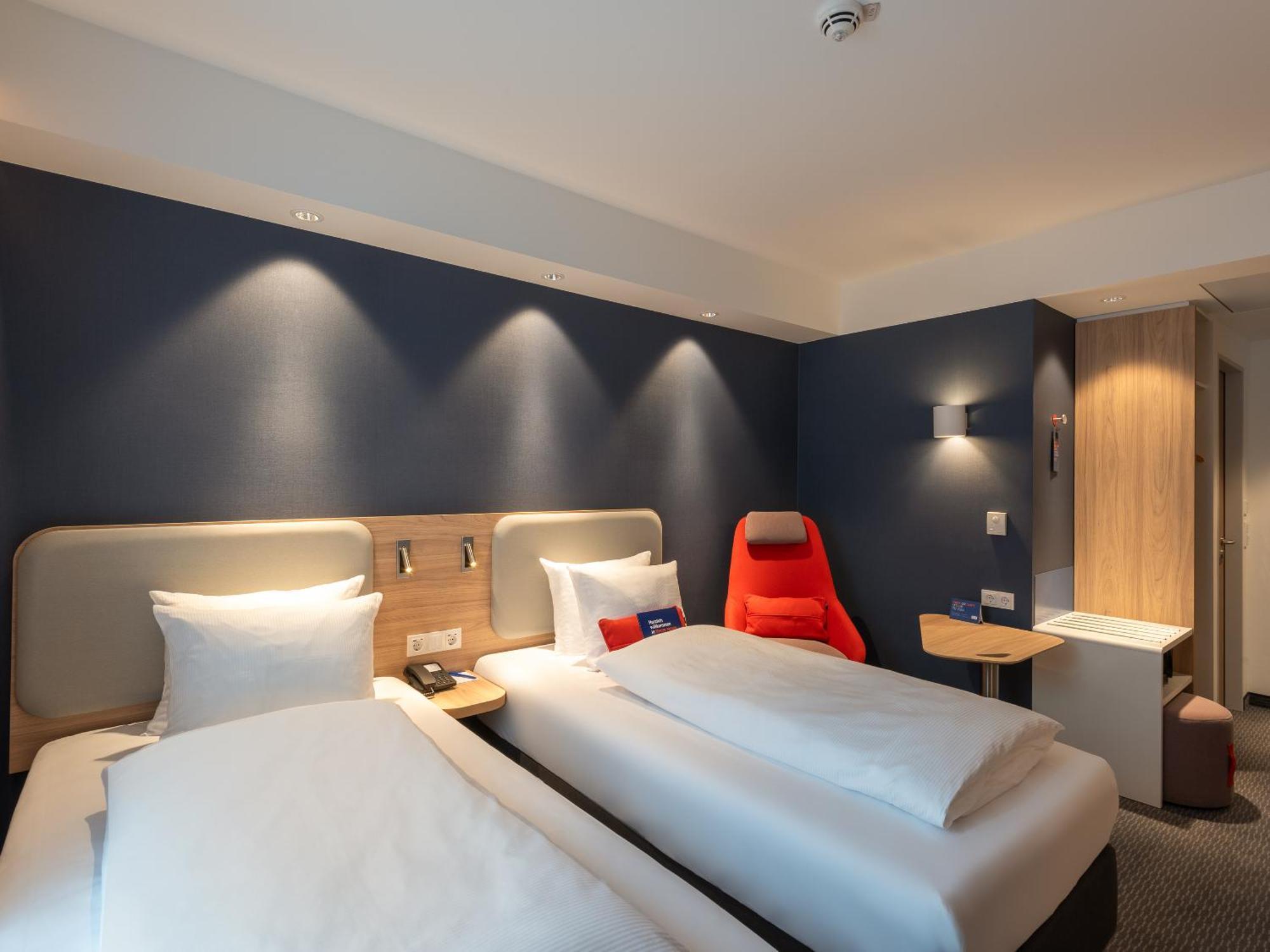Holiday Inn Express Heilbronn By Ihg Extérieur photo